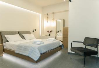The Alcove Studio Chania allows 18 year olds to book a room
