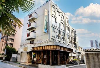                                                                             allows 18 year olds to book a room