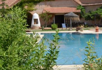 H  bitat Troglodita Almagruz allows 18 year olds to book a room