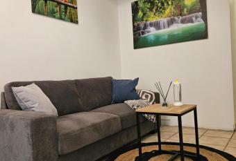 Charmant 2 pi  ces centre historique Sospel allows 18 year olds to book a room