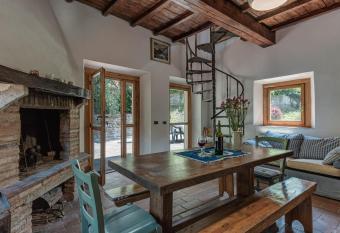 La Torre della Cupolina has Balcony rooms