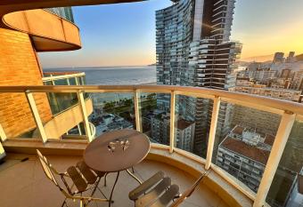 Estanconfor Santos Vista Mar AC garagem arruma    o andar bem alto has Smoking/Balcony rooms