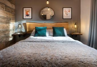 Windermere Central Hotel - Central Lake District Unmanned Hotel in Windermere allows 18 year olds to book a room