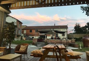 quai des megisseries has Smoking rooms