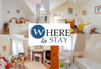 Bright 2bed apartment in Galashiels City Centre allows 18 year olds to book a room