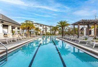 Chic 1 and 2 Bedroom Apartments at Vintage Amelia Island next to Fernandina Beach allows 18 year olds to book a room