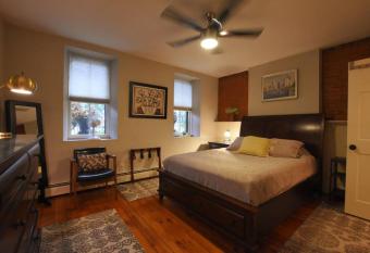 Quiet and private, your home away. allows 18 year olds to book a room