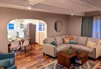 Comfortable & Convenient Home, Sleeps 15 has Balcony rooms