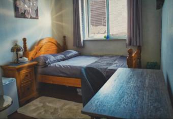 Detached House with a private en suite room allows 18 year olds to book a room