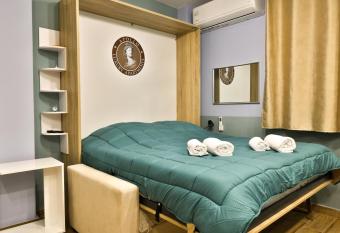 Apollo 3 - Luxury Apartment (City Center Studio) allows 18 year olds to book a room