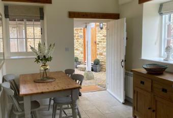 The Cobbles has Balcony rooms
