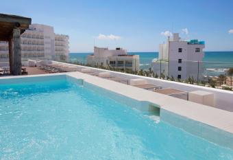 HM Balanguera Beach - Adults Only allows 18 year olds to book a room