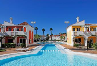 Bungalows Cordial Green Golf allows 18 year olds to book a room