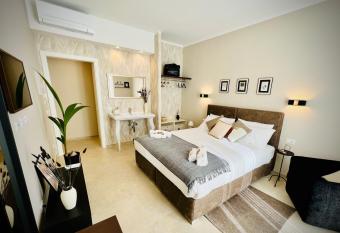 Lucentum allows 18 year olds to book a room