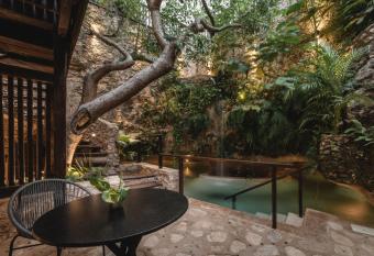 Hotel Sutuk allows 18 year olds to book a room