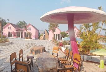 Hoa      Homestay has Balcony rooms