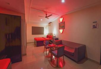 OYO 81025 The Terrazzo allows 18 year olds to book a room