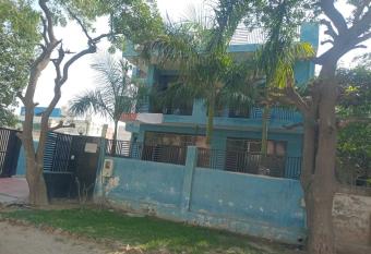 OYO 80939 Himani Hotel allows 18 year olds to book a room