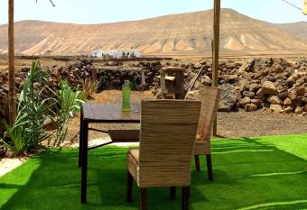 Glamping Corner - Back to Nature allows 18 year olds to book a room