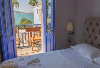 Deniz   n   Otel has Balcony rooms