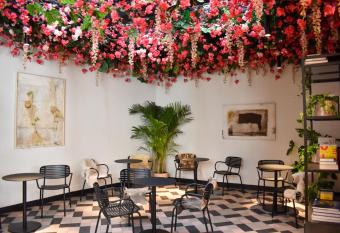 Rosa Hotel allows 18 year olds to book a room