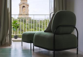 Stylish Apartment steps from the Capital allows 18 year olds to book a room