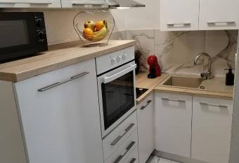 Apartman Zeko allows 18 year olds to book a room