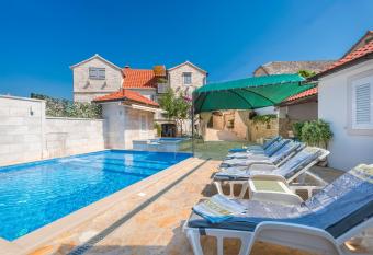 Villa   krika has Balcony rooms