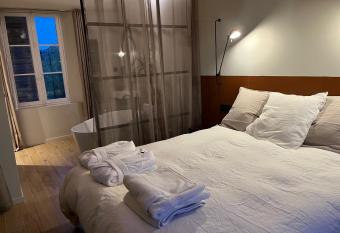 Bella Vita has Balcony rooms