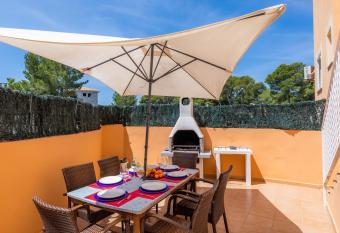 Eulalia Beach has Balcony rooms