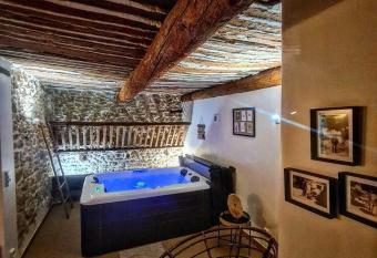 L  ecurie de Florent et Spa allows 18 year olds to book a room