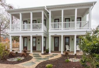 406B The North End House has Balcony rooms