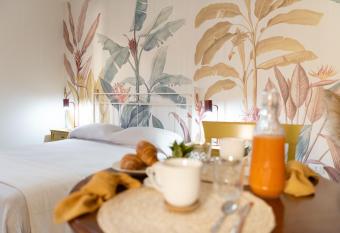 BOTANIC GUESTHOUSE ESTE has Balcony rooms