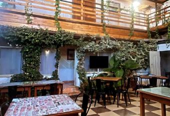 Gran Hostal PO allows 18 year olds to book a room