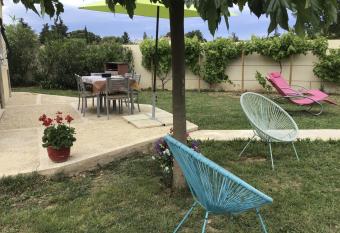 La petite maison des Muses Arles allows 18 year olds to book a room