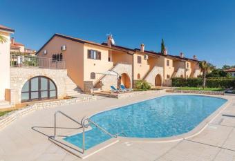 Villa Adriatic has Balcony rooms