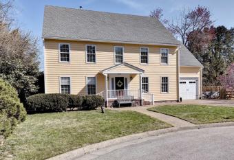 Aldrich House Bed & Breakfast has Balcony rooms