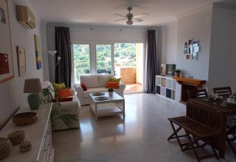 Precioso apartamento en Calahonda has Balcony rooms