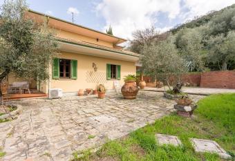 Golly has Balcony rooms