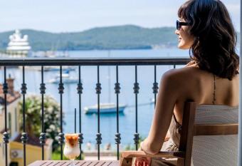 Casa Manor Boutique Hotel allows 18 year olds to book a room