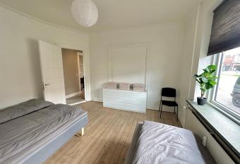 HG Free Parking budget friendly has Balcony rooms