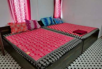 P.P. S Nest Guest House has Smoking/Balcony rooms