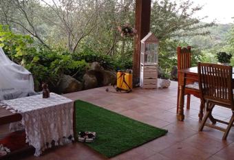 Il boschetto - Su Buschittu allows 18 year olds to book a room