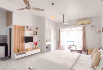 Luxurious flat in Calangute allows 18 year olds to book a room
