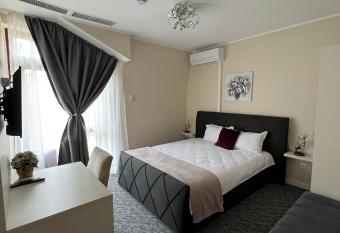 Casa Majestic allows 18 year olds to book a room