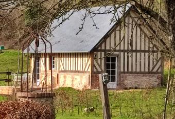 Le gite du pr   dor   has Balcony rooms