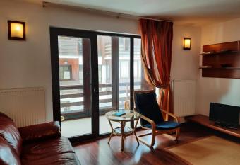 Quiet Nest with Mountain view allows 18 year olds to book a room