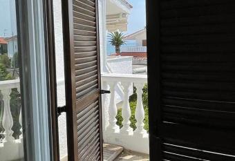 Sunny Studio Pefkochori has Balcony rooms