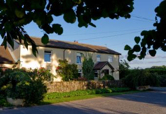 Killerby Cottage Farm allows 18 year olds to book a room