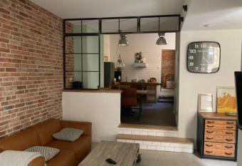 SUITE-DREAMS LOFT - Innenstadt allows 18 year olds to book a room